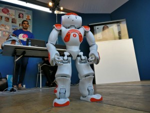 robot nao-h25 notte ricercatori parma 2016